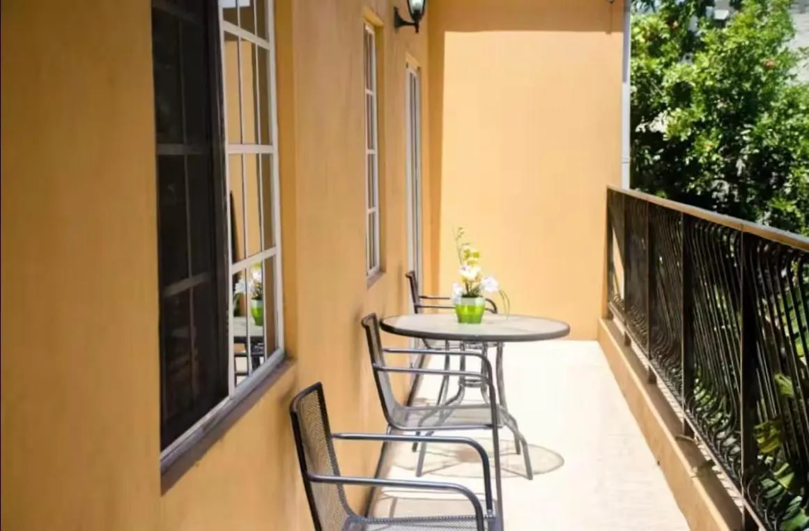 Two Bedroom Apartment In New Kingston